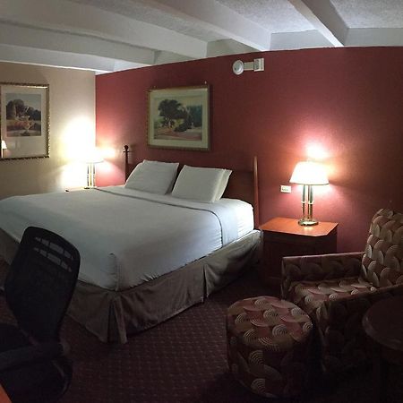 Rodeway Inn & Suites Ρόκφορντ Εξωτερικό φωτογραφία
