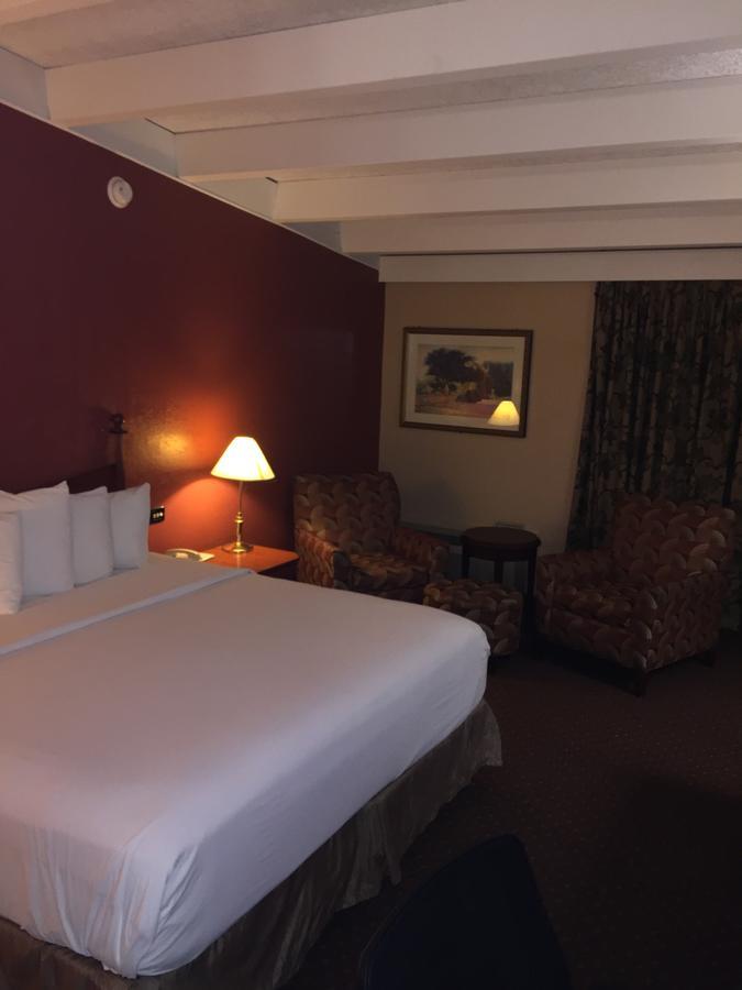 Rodeway Inn & Suites Ρόκφορντ Εξωτερικό φωτογραφία