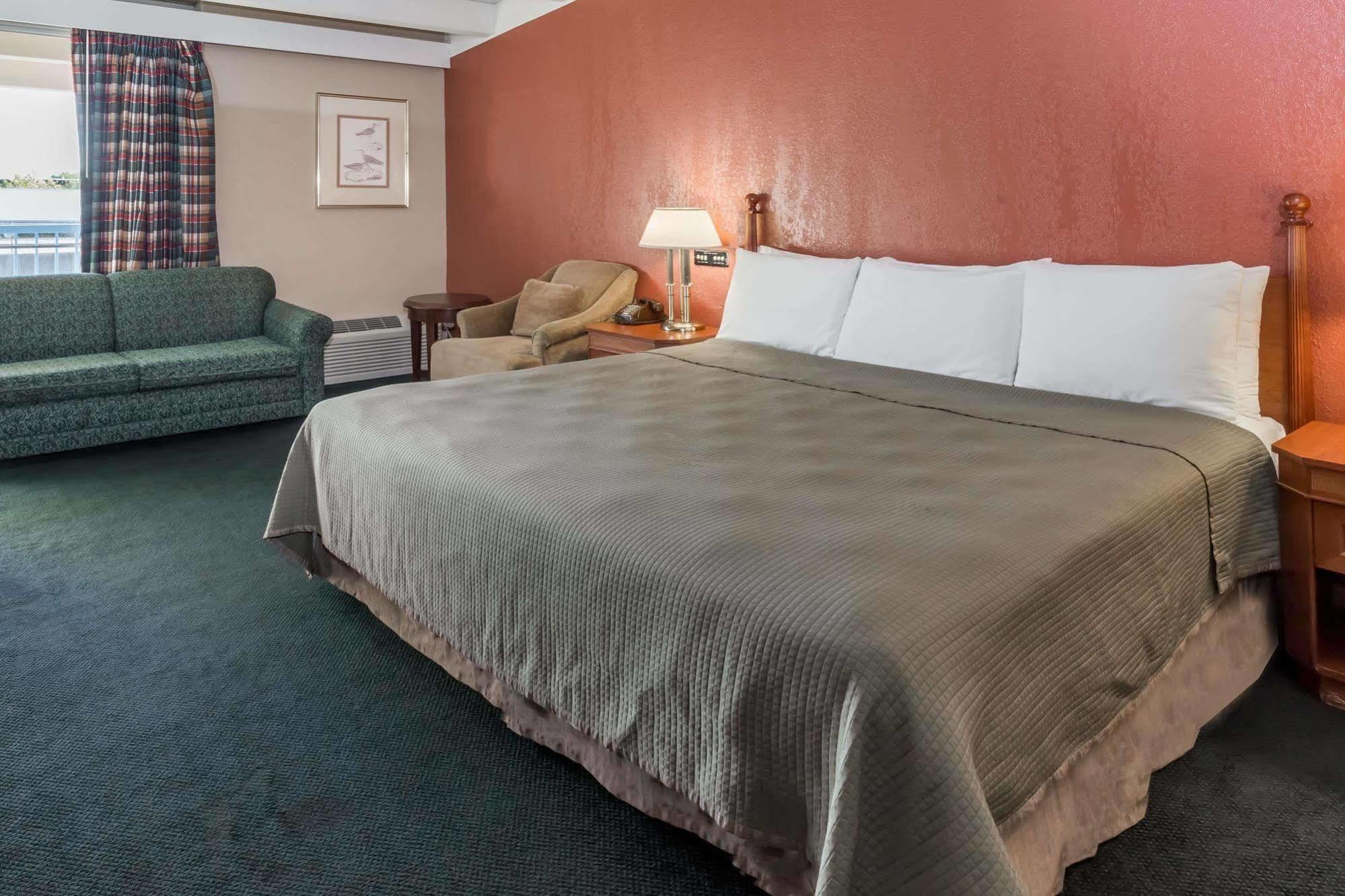 Rodeway Inn & Suites Ρόκφορντ Εξωτερικό φωτογραφία