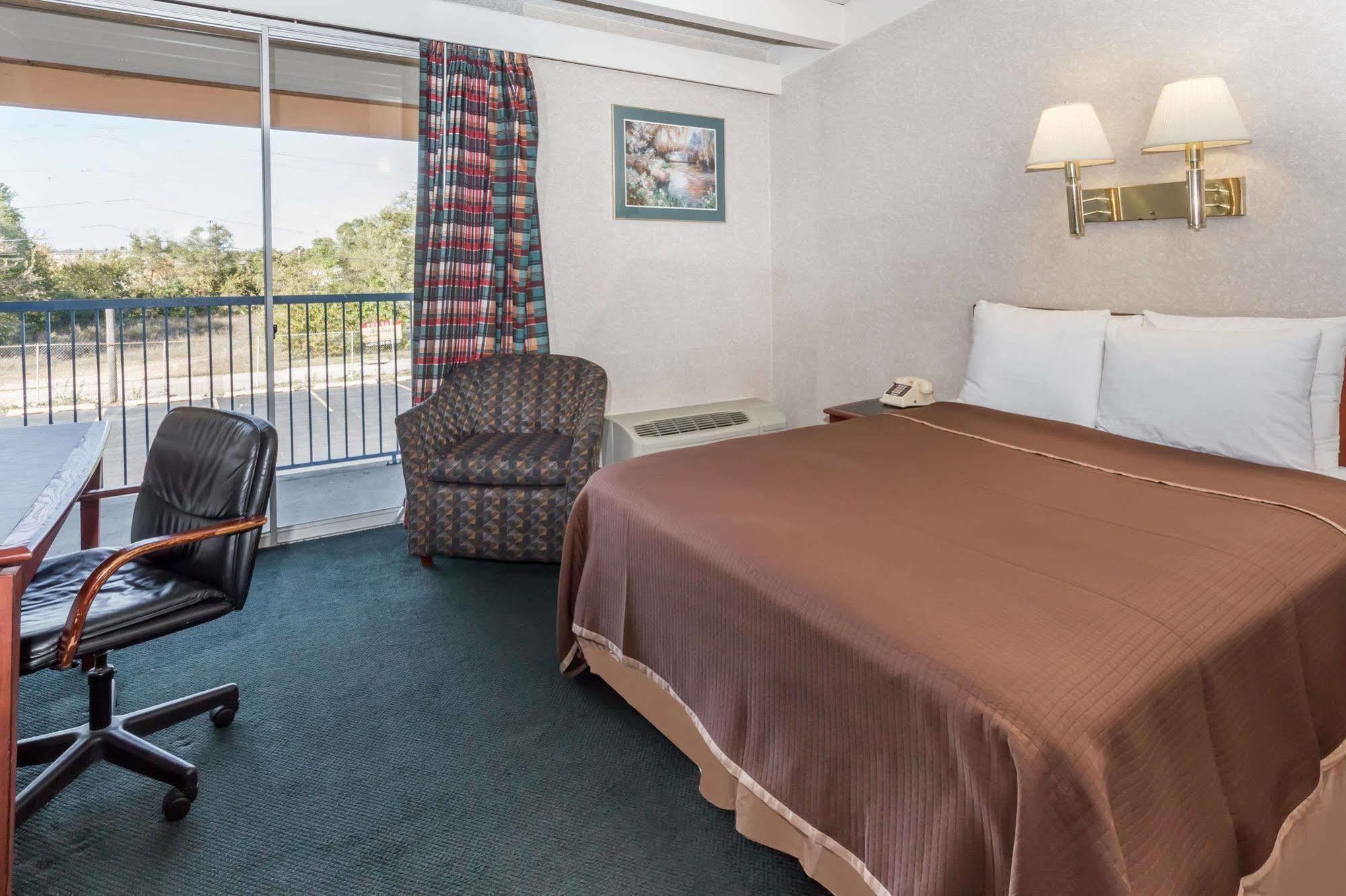 Rodeway Inn & Suites Ρόκφορντ Εξωτερικό φωτογραφία